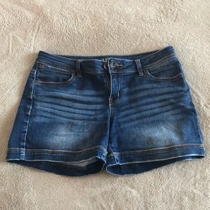 Maurice’s denim shorts